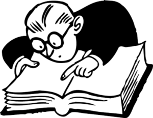 Intellectuel avec des lunettes cherchant des réponses à ses questions dans une encyclopédie.